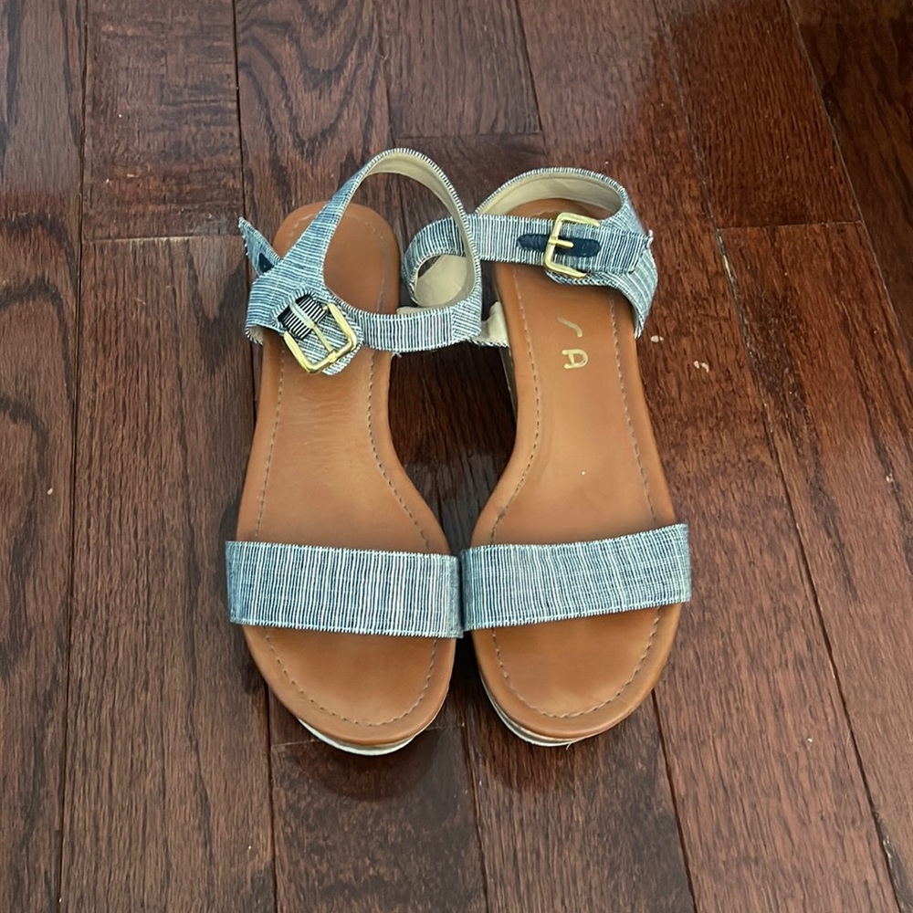 Platform sandals